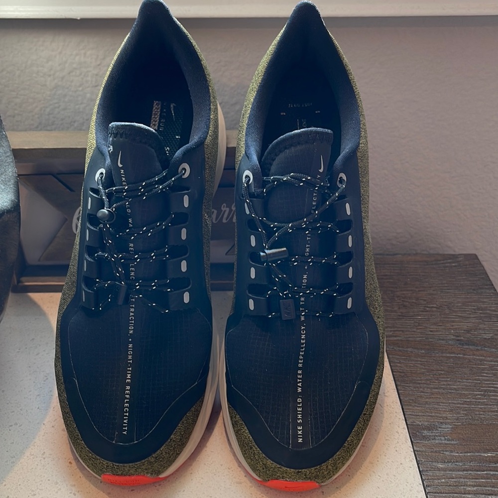 Nike Men Tennis Shoes